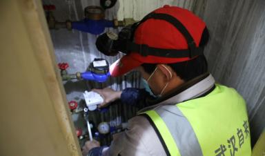 为独居老人安装智能水表，微扑克俱乐部免费提供方案